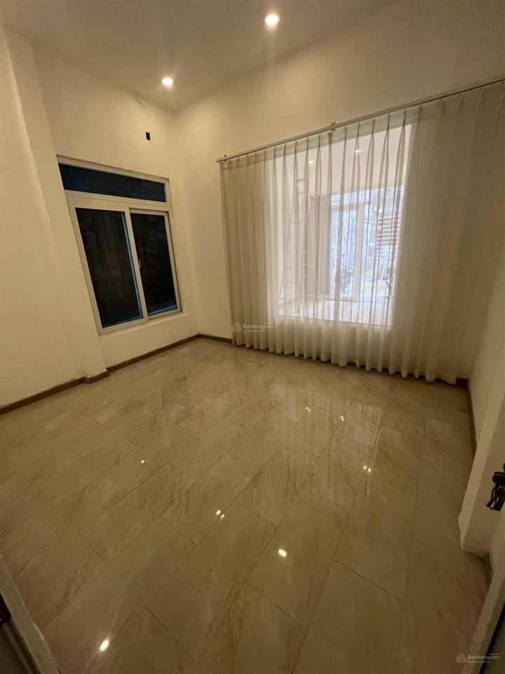 Gấp bán, linh tây, 82m2, nhà cấp 4, 2 phòng ngủ, 2wc, ngang 4,8m, giá chỉ 4,95 tỷ còn thương lượng