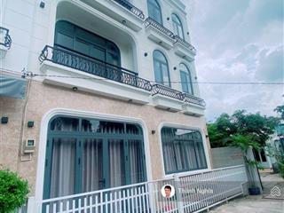 Siêu hiếm! nhà 1 trệt 2 lầu ngang 8.8 x7m 61m2, hẻm xe hơi, 4pn, 4wc chỉ 7,x tỷ