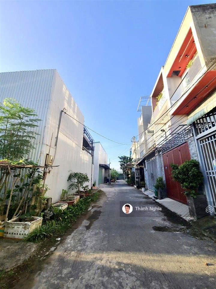 Nhà đẹp 3 tầng 4x13m 53m2 3pn, 2wc ngay chợ long trường chỉ 4.xx tỷ