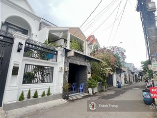 Bán căn nhà hxh có 5,6m mặt tiền đường. ngay nút giao vành đai 2. giá chỉ 7,8 tỷ còn thương lượng