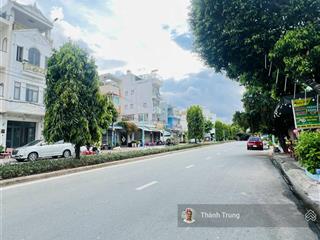 Gấp bán, chủ rất thiện chí bán nhanh căn nhà mặt tiền đại lộ 2 phước bình, gần chợ, giá chỉ 11 tỷ