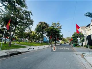 Bán lô đất biệt thự 200m2 đã có sẵn sổ hồng riêng tại khu khang điền, dt 200m2. 75tr/m2 hỗ trợ vay