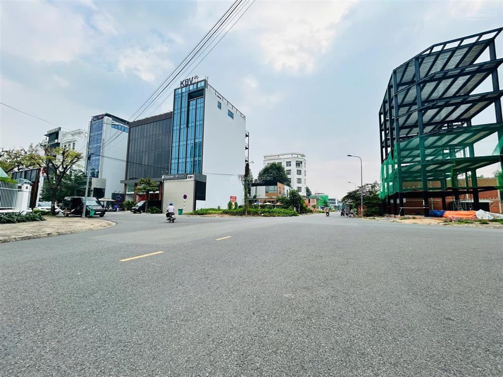 Gấp bán, giảm mạnh 2 tỷ bán nhanh trong tháng. lô đất vip mặt tiền nguyễn văn kỉnh, xây 7 tầng