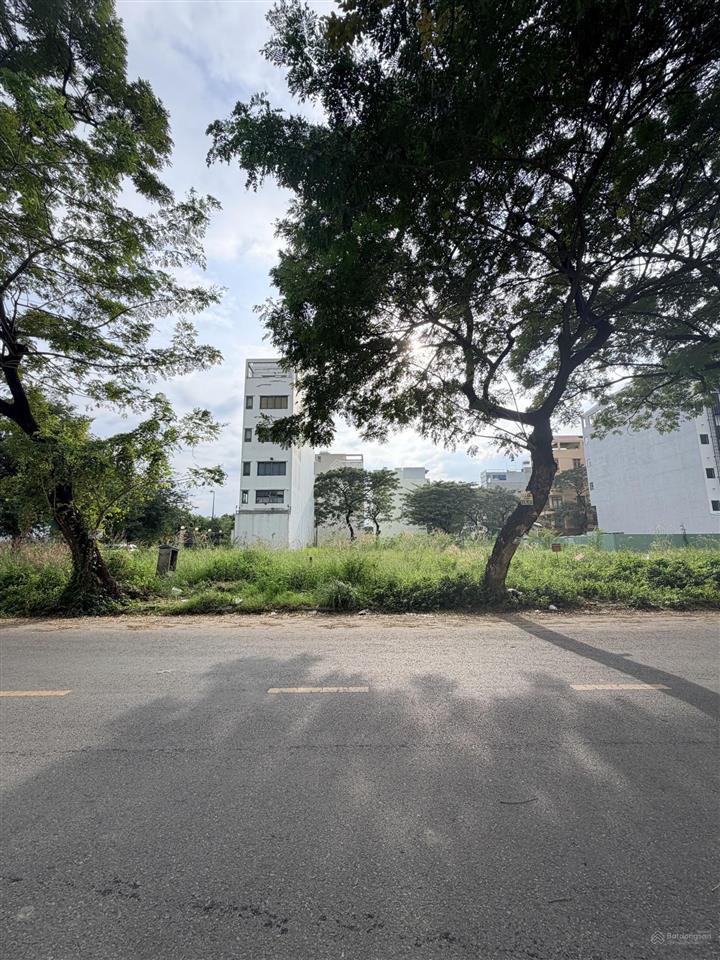 Gấp bán, giảm mạnh 2 tỷ bán nhanh trong tháng. lô đất vip mặt tiền nguyễn văn kỉnh, xây 7 tầng