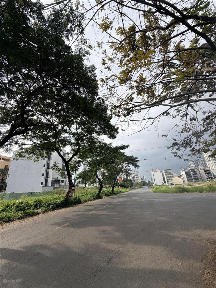 Gấp bán, giảm mạnh 2 tỷ bán nhanh trong tháng. lô đất vip mặt tiền nguyễn văn kỉnh, xây 7 tầng