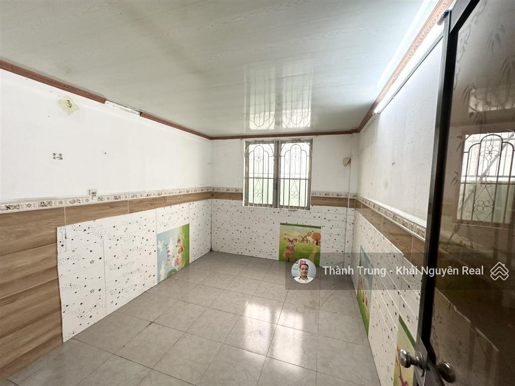 Bán nhà mặt tiền kinh doanh ngay tây hoà  đỗ xuân hợp. dt 6m x 20m. 118m2. giá chỉ 9,5 tỷ còn tl