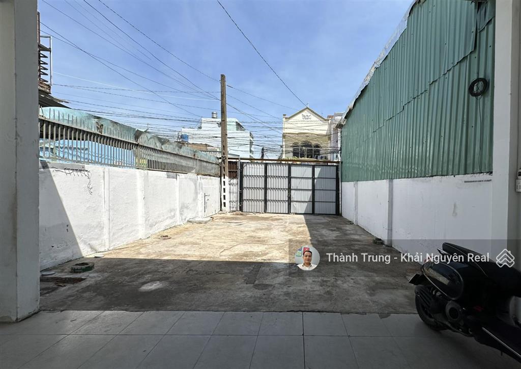 Bán nhà mặt tiền kinh doanh ngay tây hoà  đỗ xuân hợp. dt 6m x 20m. 118m2. giá chỉ 9,5 tỷ còn tl