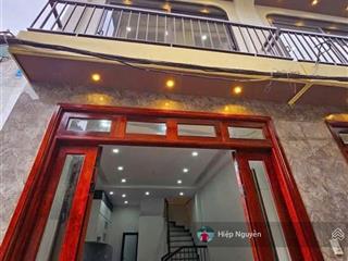 Bán nhà thạch bàn 35m2 5 tầng ngõ nông gần đường ô tô đỗ, giá 5,65 tỷ