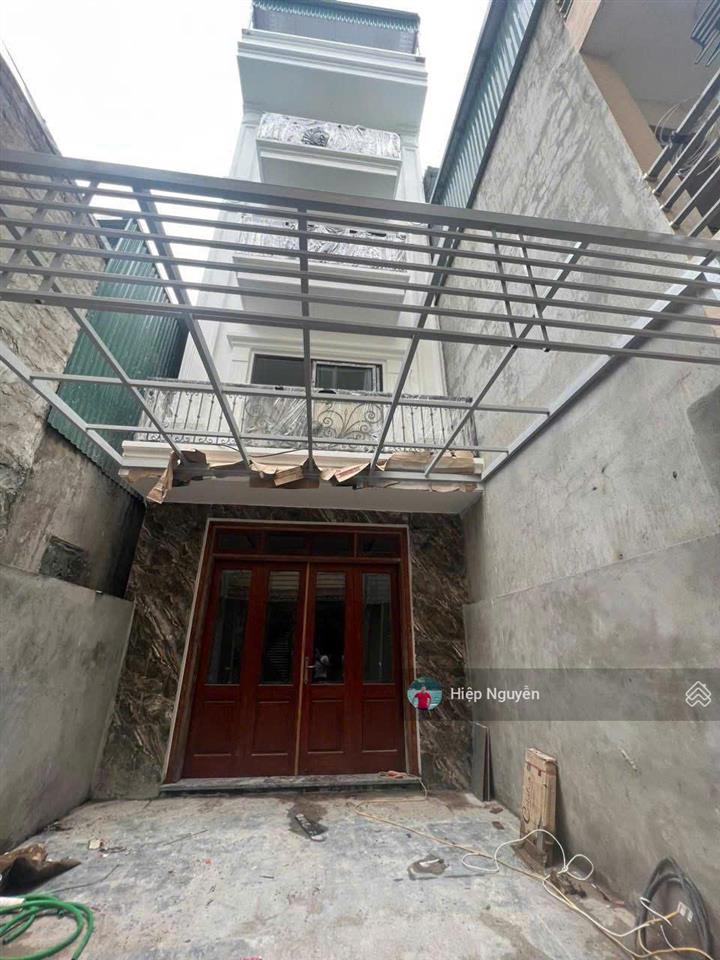 Bán nhà thạch bàn 38m2 5 tầng có sân để xe, ngõ ô tô đỗ cửa giá 5,6 tỷ
