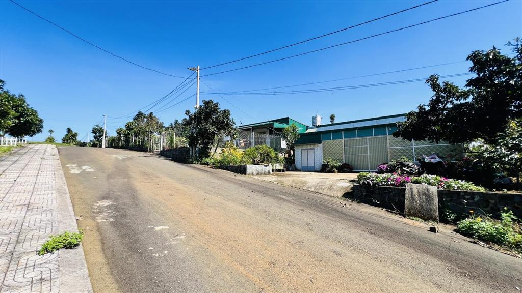 Bán đất bảo lâm lô 1 ngang 5m giá 850tr và lô 2 ngang 10m giá 1tỷ590 tặng cổng rào sắt full đất