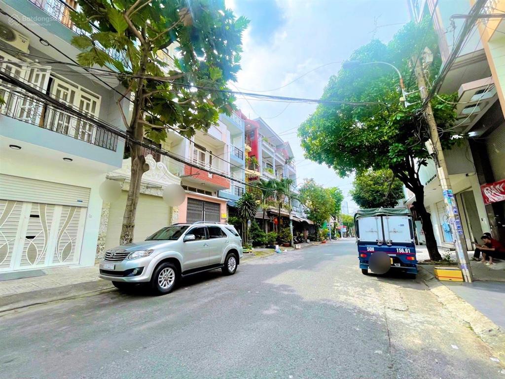 Bán nhà mặt tiền đường thành công  diện tích 4x18m  đúc 1 trệt 1 lầu  giá tốt 10,7 tỷ