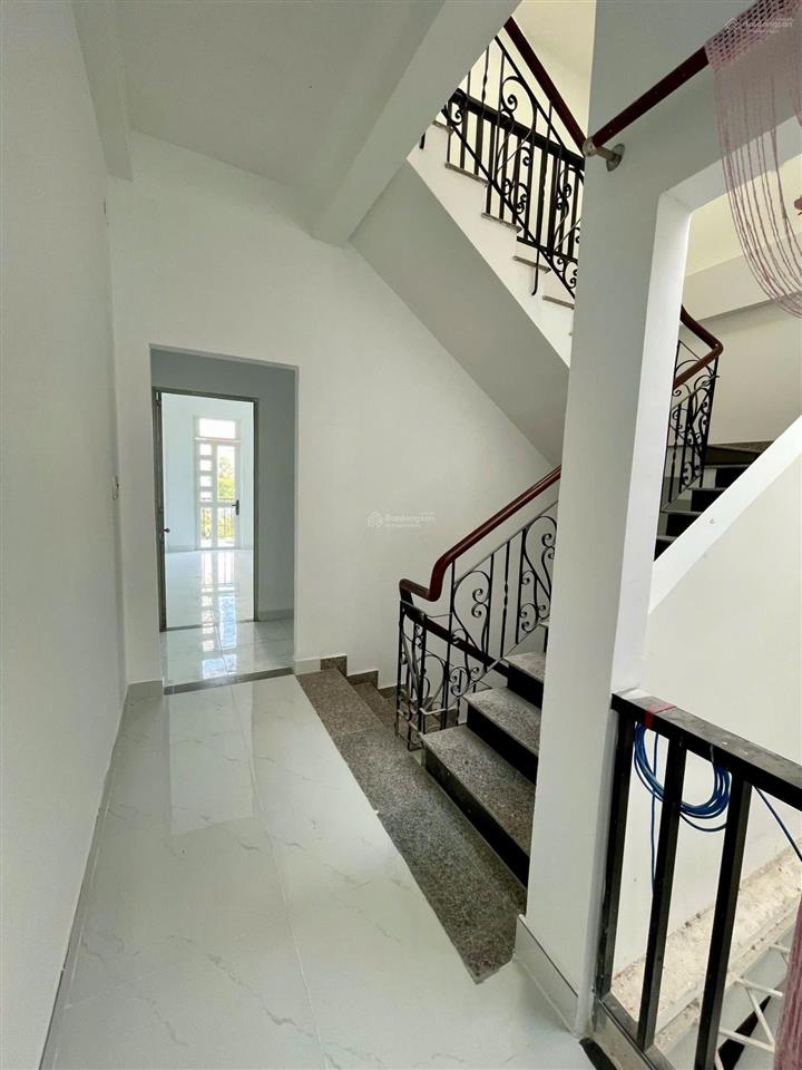 Chính chủ hạ giá bán nhà mặt phố đường d1, tân mỹ, quận 7, tp. hcm, 15 tỷ, 200m2 sd  hot