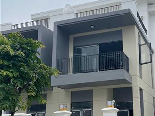 Tôi cần bán gấp biệt thự 10x20m 200m2 aqua city novaland gần sông giá 8,2 tỷ.  0965 645 ***
