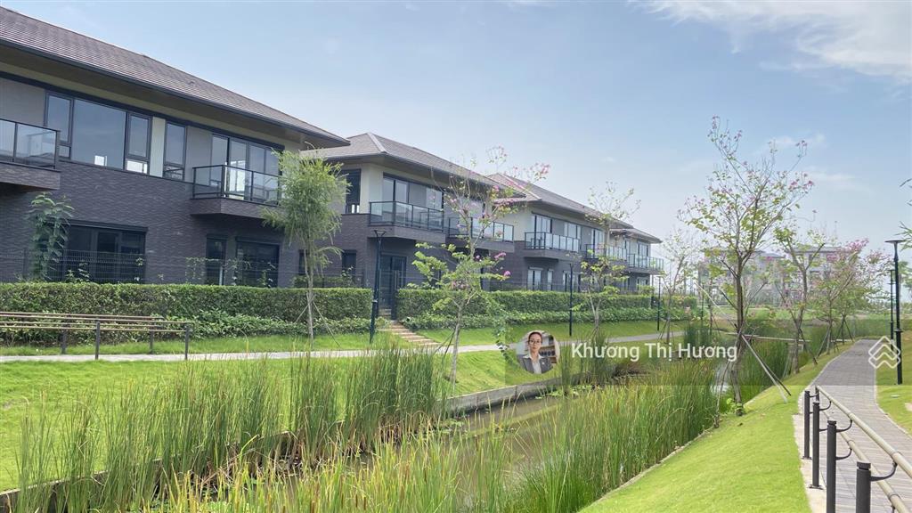 Biệt thự 225m2 tại waterpoint giá hợp lý view kênh đào