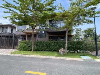 Biệt thự góc đường gần công viên ven sông và gần kênh đào 262m2