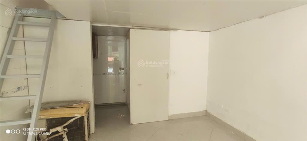 Cần bán gấp hạ giá còn 2,15 tỷ, căn hộ tầng 1 mb 35m2, dtsd 60m2, mt 5m, ct2b  kđt  xa la  hđ