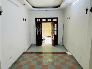 Cho thuê nhà ngõ 5 hoàng sâm, nghĩa đô, dt 50m2 x 4 tầng, 3 ngủ, 3vs, đồ cơ bản, giá 14tr/th,ở ngay