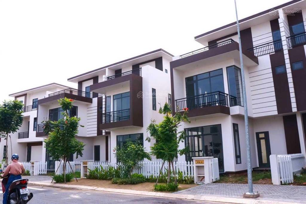 Đất xây biệt thự 8x15m, shr trục chính gần sông giá rẻ nhất bến lức 2,2 tỷ