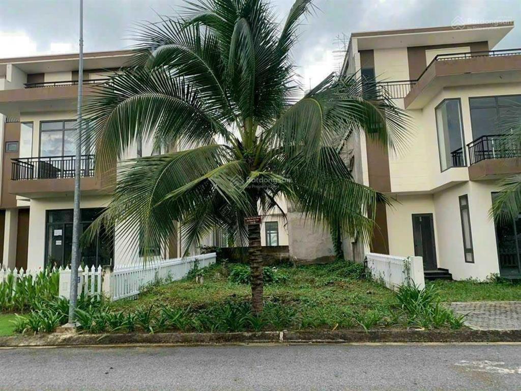 Đất xây biệt thự 8x15m, shr trục chính gần sông giá rẻ nhất bến lức 2,2 tỷ