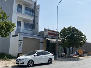 Đất mtkd nhựa 20m gần siêu thị, trường học