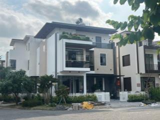 Biệt thự đơn lập view công viên. tt 880 triệu nhận nhà còn lại góp 2 năm không lãi