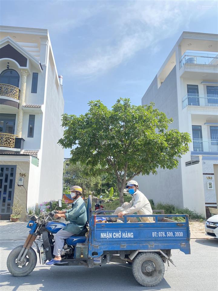 Đất nền 5x17m, full thổ, đường nhựa 16m, khu vực toàn nhà cao tầng, giá 4,3 tỷ