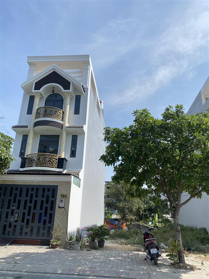 Đất nền 5x17m, full thổ, đường nhựa 16m, khu vực toàn nhà cao tầng, giá 4,3 tỷ