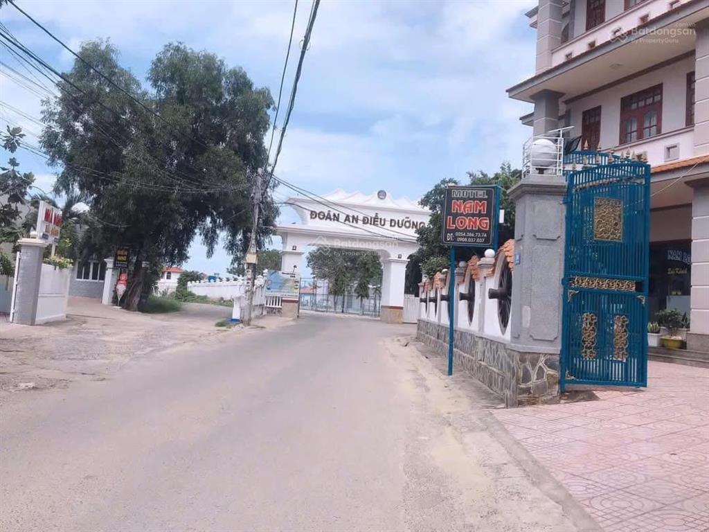 Bán nhà sát bãi tắm dinh cô long hải brvt vài bước chân 0932 698 ***