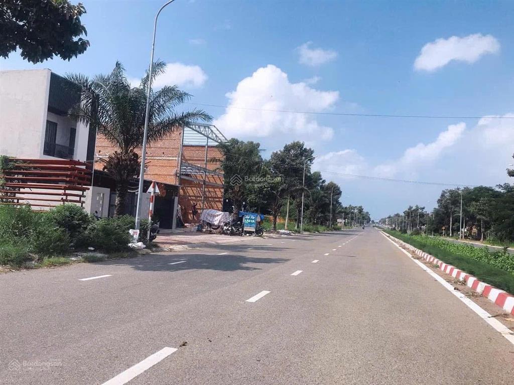 Đất mặt tiền hùng vương tt. long hải, long điền brvt  0932 698 ***