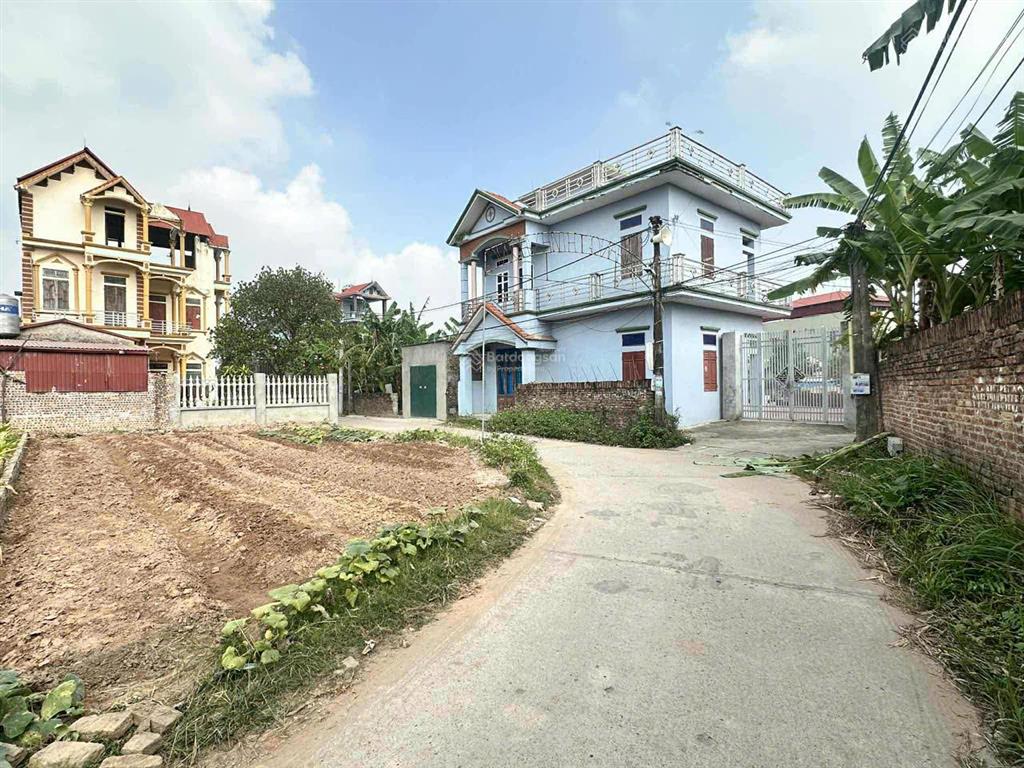 Cần tiền bán gấp lô góc tại hữu ái, song giang, dt 94.8m2, đường bê tông, thông mọi ngả, giá 1.7ty