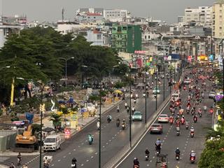 Chiều ngang 12m góc 2mt đường dương quảng hàm, phù hợp chdv cho dòng tiền 300tr/tháng hoặc phân lô