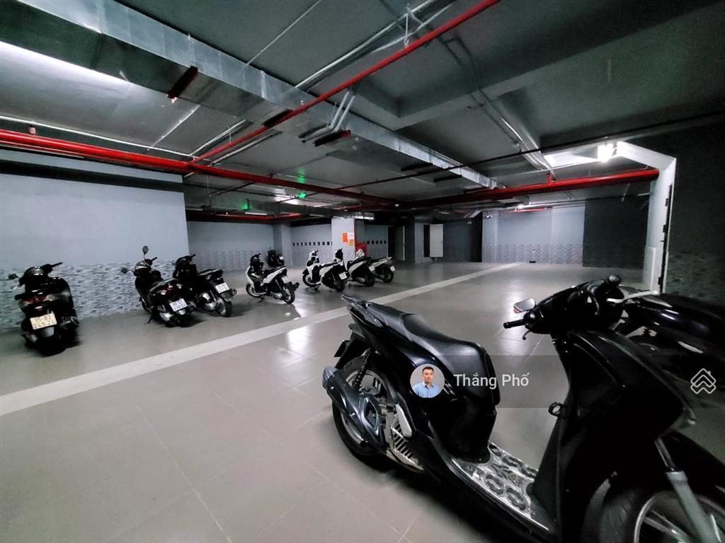 Cực rẻ  đủ diện tích 100m2. giá thuê 195.000đ/m2/tháng. fit out 20 ngày hoặc hơn