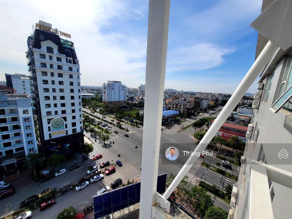 Cực rẻ  đủ diện tích 100m2. giá thuê 195.000đ/m2/tháng. fit out 20 ngày hoặc hơn