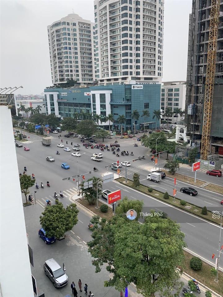 Cực rẻ  đủ diện tích 100m2. giá thuê 195.000đ/m2/tháng. fit out 20 ngày hoặc hơn