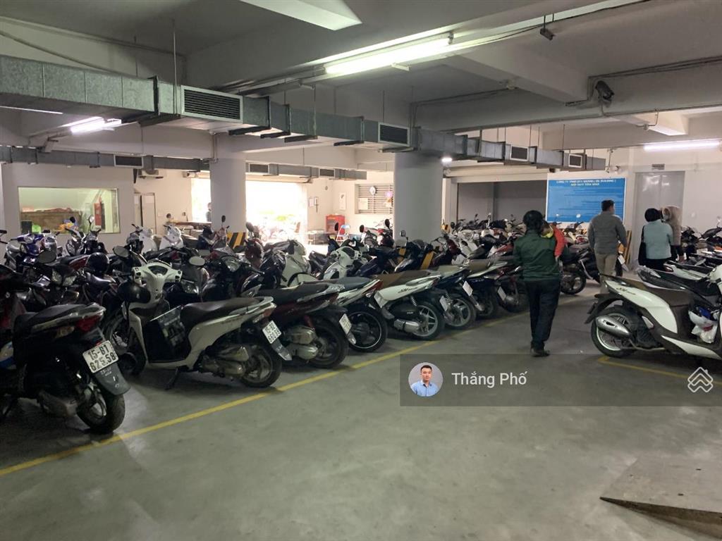 Cực rẻ  đủ diện tích 100m2. giá thuê 195.000đ/m2/tháng. fit out 20 ngày hoặc hơn