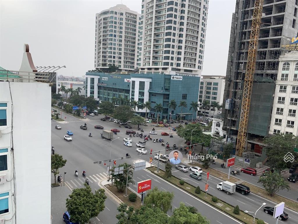 Cực rẻ  đủ diện tích 100m2. giá thuê 195.000đ/m2/tháng. fit out 20 ngày hoặc hơn