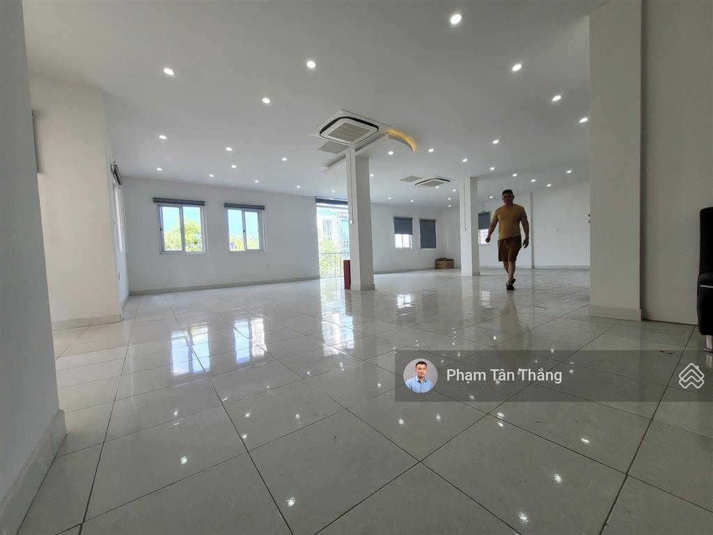 Diện tích trống tại tòa nhà văn phòng đường lê hồng phong, hải phòng