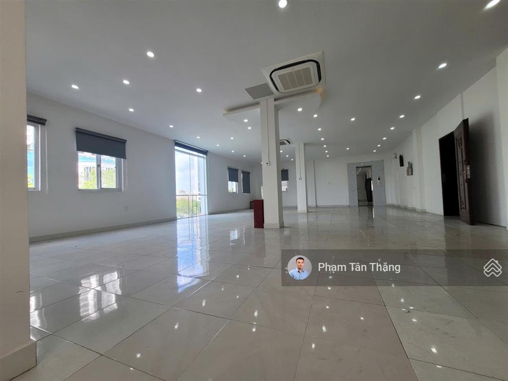 Diện tích trống tại tòa nhà văn phòng đường lê hồng phong, hải phòng