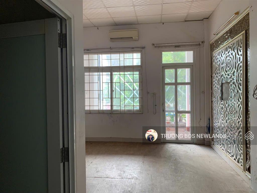 Bán nhà 2 mặt tiền đường ngô quyền gần cầu trần thị lý vị trí kinh doanh tốt