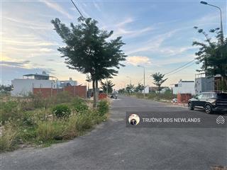 Bán lô góc ngã tư đẹp  đường 10.5m khu nam hoà xuân 8,2 tỷ