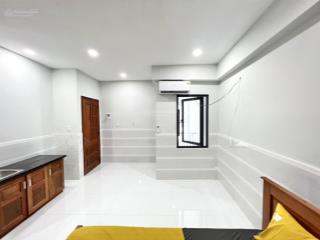 Phòng víp 25m2 cửa sổ full tiện nghi, bảo vệ, thanh máy huỳnh tấn phát q7