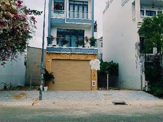 Bán nhà 3 tầng  thang máy 90m2(5mx18m)  hoàng quốc việt, quận 7  view công viên