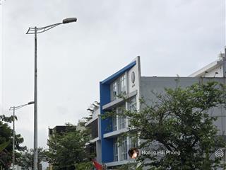 Thủ thiêm villa  nền nhà phố 8m x 20m và môt số nền biệt thự 13m x 27m đang chào bán.