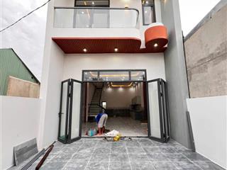 Chính chủ gửi em bán nhà 1 trệt lầu 100m2  nằm ngay cây xăng 75  tân phong