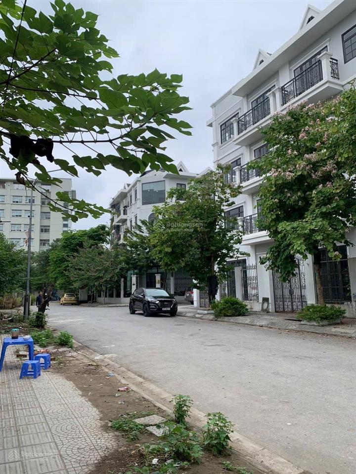 Cho thuê tầng 1 căn góc liền kề đại kim. mỗi tầng 100m2 /sàn hoàn thiện đẹp giáp đh thăng long