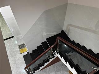Chính chủ gởi bán căn nhà 1 trệt 1 lầu . p. phước hiệp trung tâm bà rịa. tphcm xem nhà 0972 383 ***