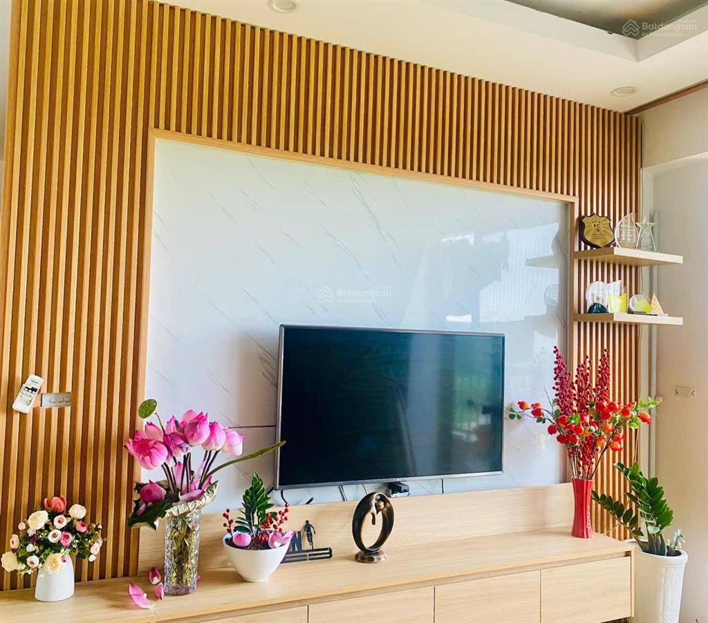 Cần bán gấp căn hộ góc 3ngủ 93m2 giá nhỉnh 5tỷ full nội thất, sẵn sổ, ở ngay