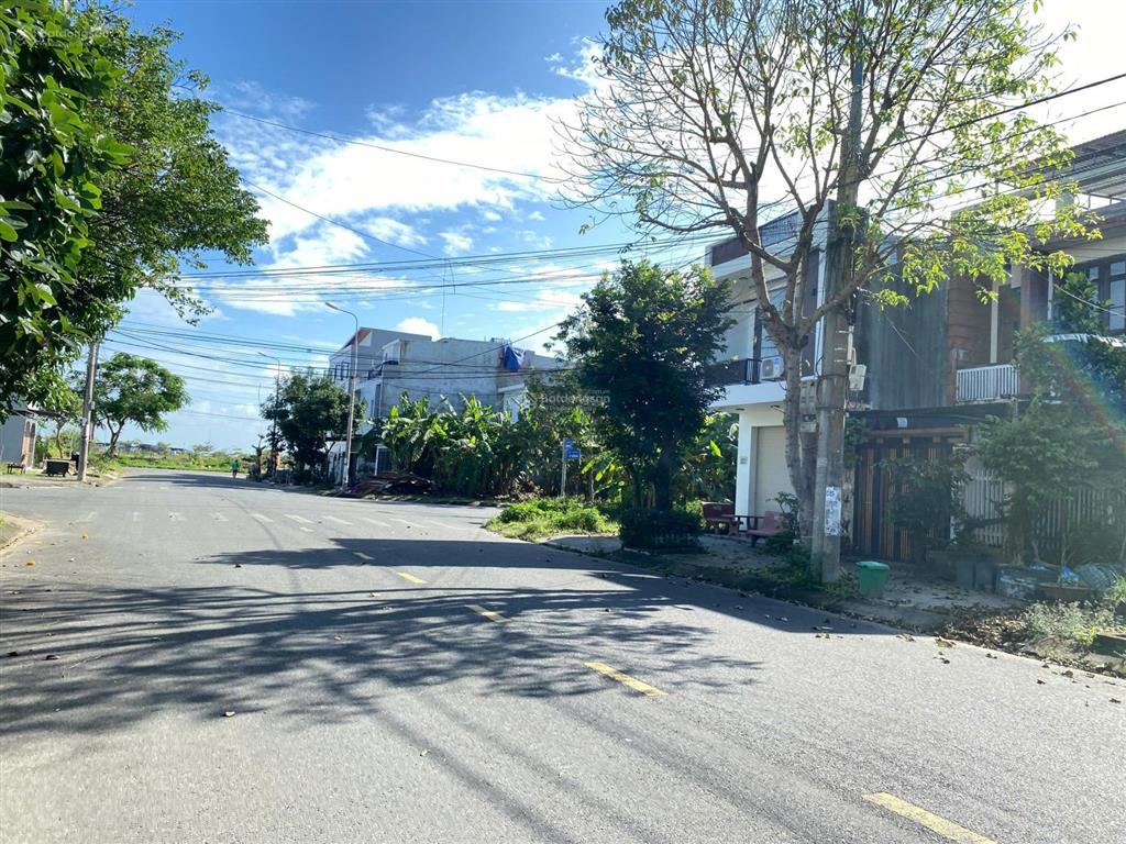 Chính chủ cần bán đất đường đô đốc lộc ( dt  112 m2 ,10m5 ( lề 5m ))  hoà xuân .