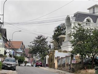 Bán nhà phố mặt tiền kqh yersin p10, đà lạt.