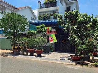 Bán biệt thự 3 tầng. khu dân cư khang điền. giá tốt nhất khu vực .